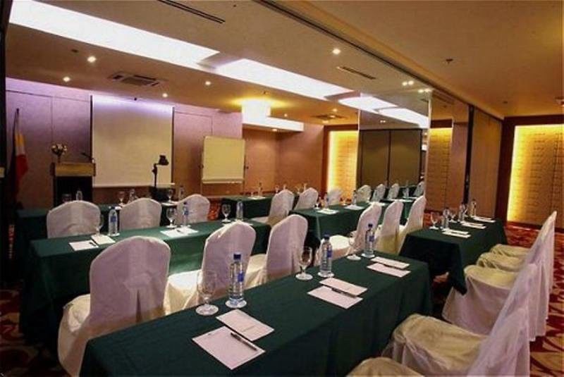 Imperial Palace Suites Quezon City Exteriér fotografie