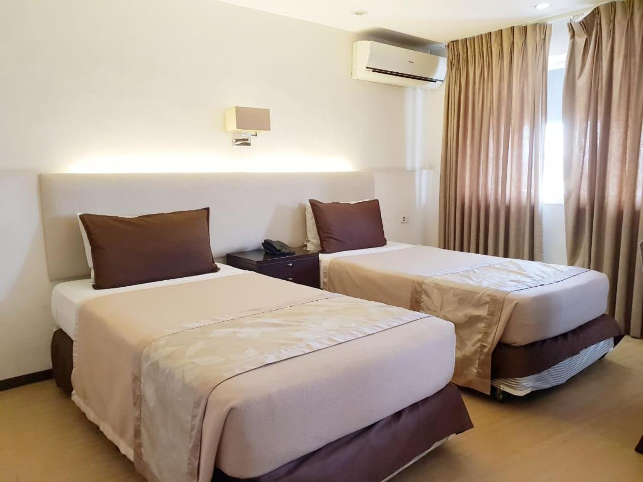 Imperial Palace Suites Quezon City Exteriér fotografie