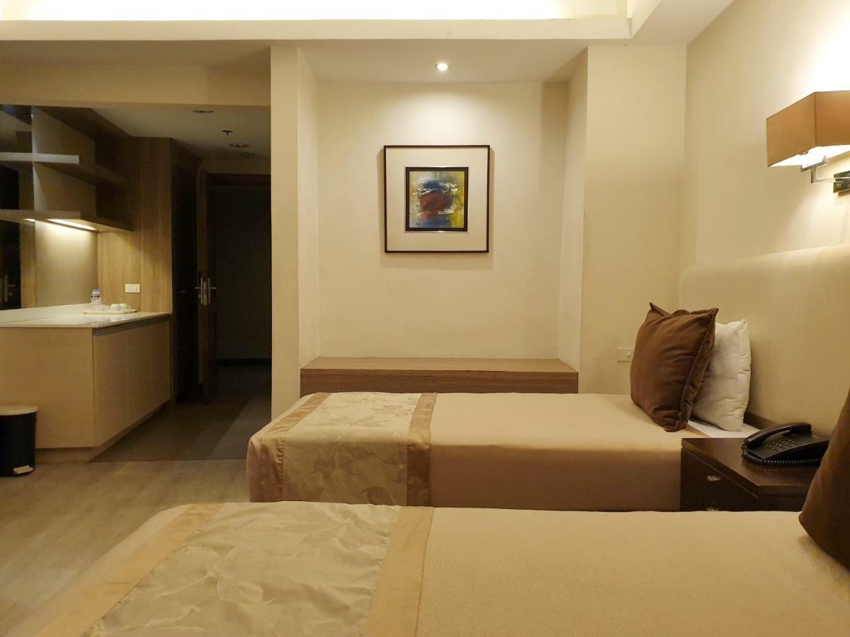 Imperial Palace Suites Quezon City Exteriér fotografie
