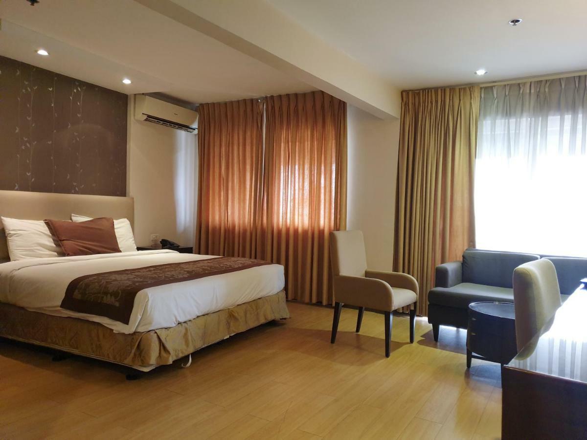 Imperial Palace Suites Quezon City Exteriér fotografie