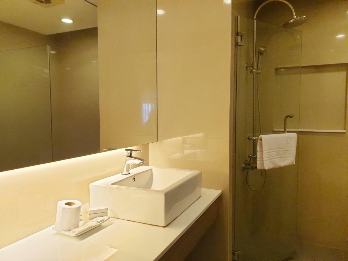 Imperial Palace Suites Quezon City Exteriér fotografie